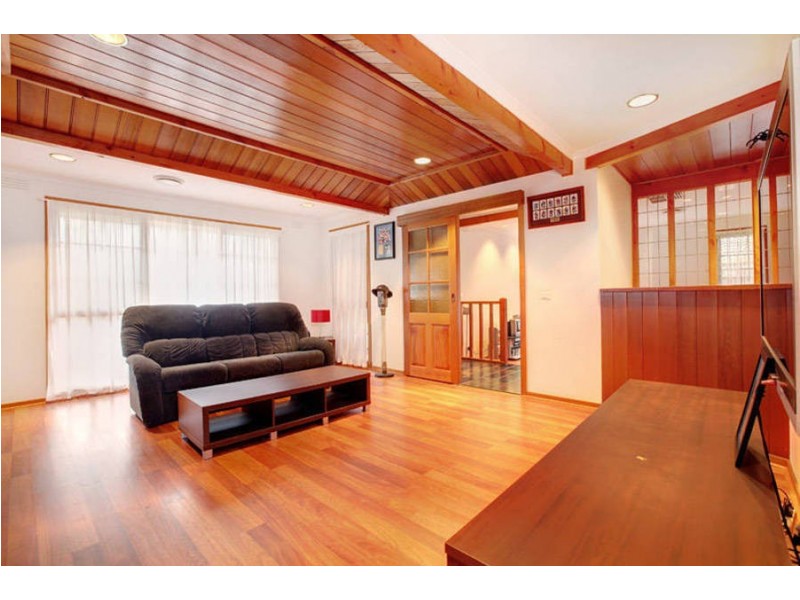 8 Kohurau Court, Taylors Lakes VIC 3038