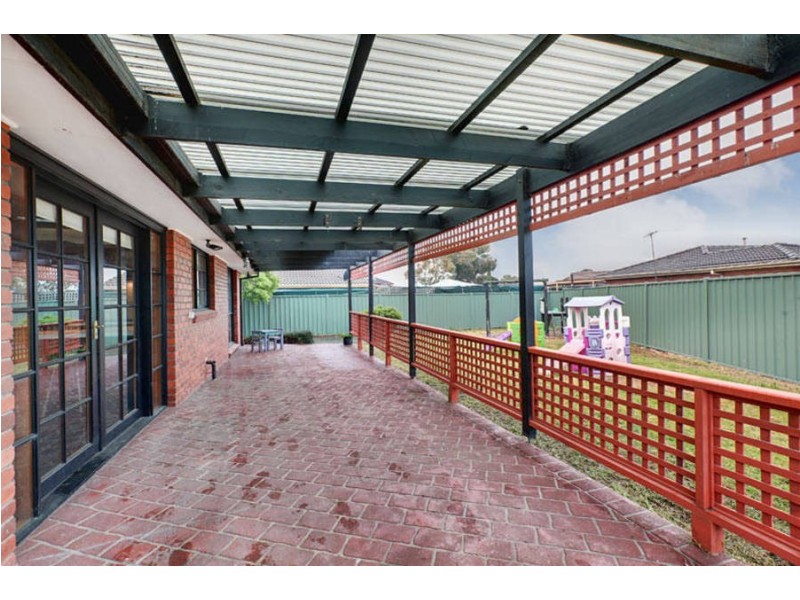 8 Kohurau Court, Taylors Lakes VIC 3038