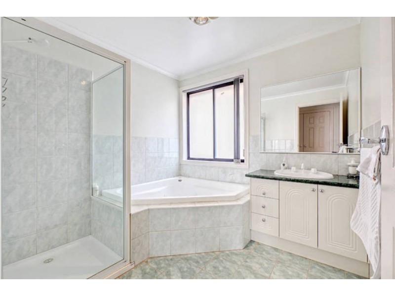 43 Perceval Crescent, Taylors Lakes VIC 3038