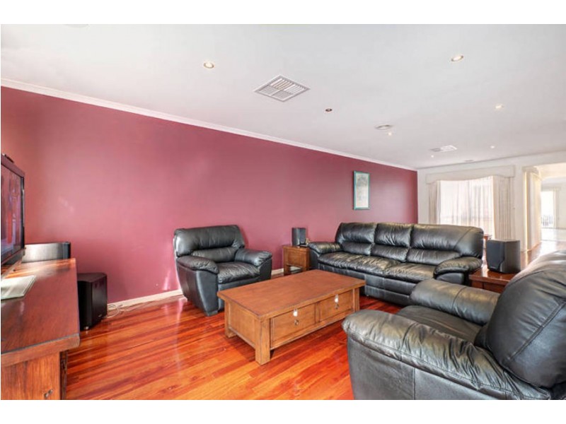 1/77 Allenby Road, Hillside VIC 3037