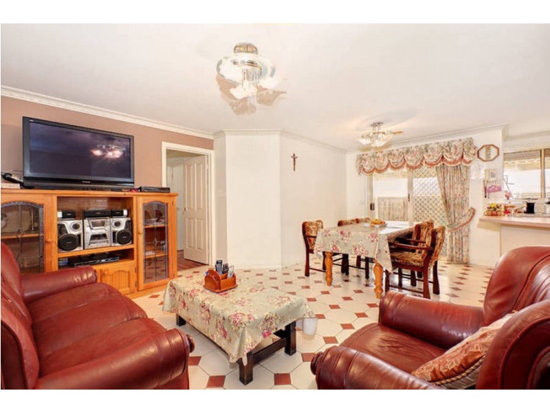 1 Wallace Street, Delahey VIC 3037