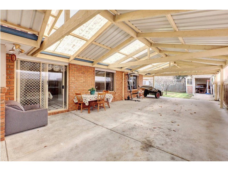 1 Wallace Street, Delahey VIC 3037