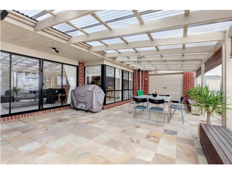 16 York Close, Taylors Hill VIC 3037