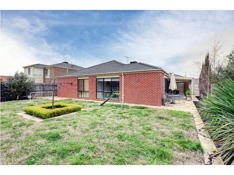 16 York Close, Taylors Hill VIC 3037