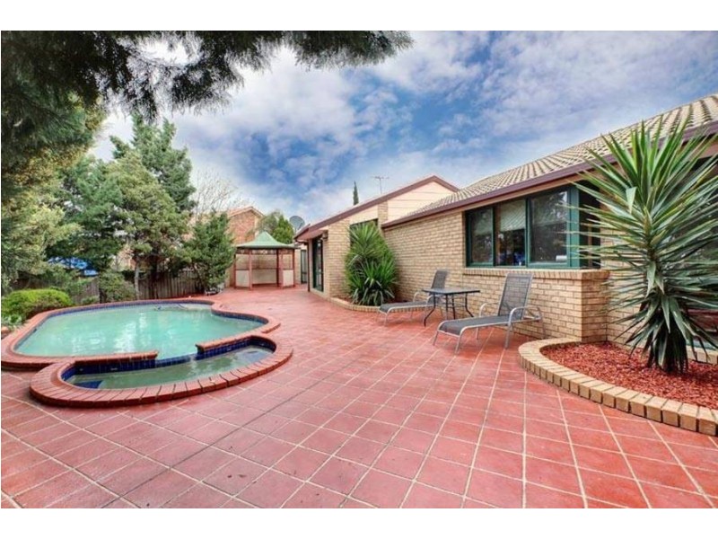 8 Rodmar Close, Hillside VIC 3037