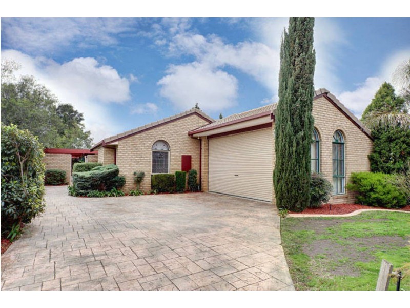 8 Rodmar Close, Hillside VIC 3037