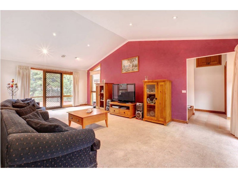 8 Rodmar Close, Hillside VIC 3037