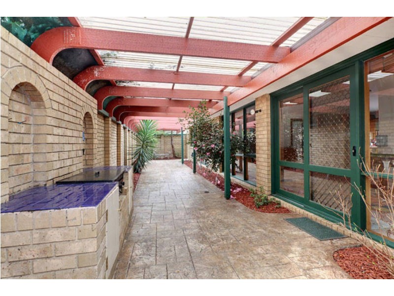 8 Rodmar Close, Hillside VIC 3037