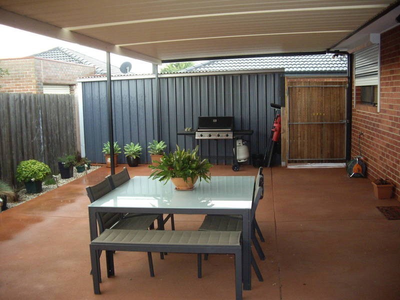 1/71  Wilmot Drive, Delahey VIC 3037