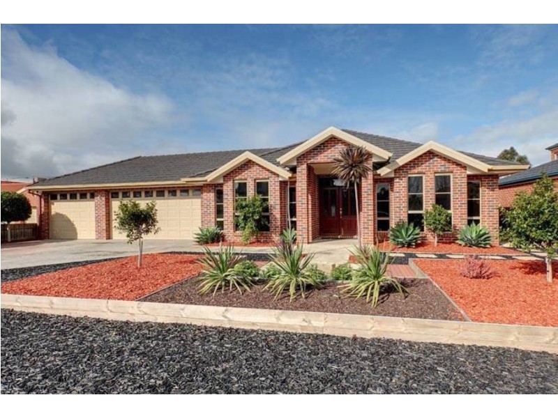 9 Bank Place, Taylors Hill VIC 3037