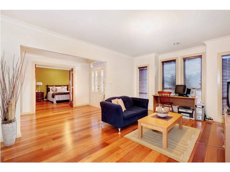 9 Bank Place, Taylors Hill VIC 3037