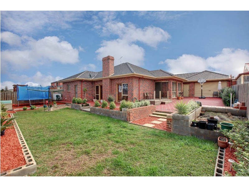 9 Bank Place, Taylors Hill VIC 3037