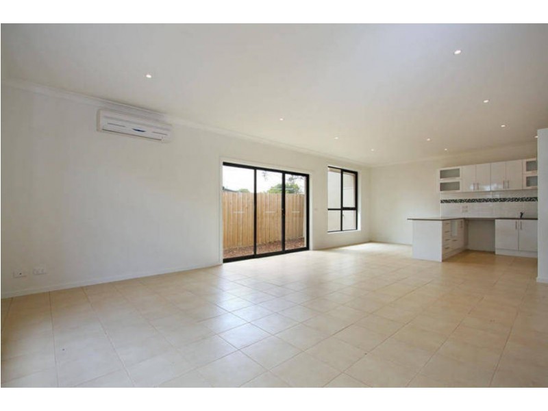 1/50  Warranilla Ave, Rosebud VIC 3939