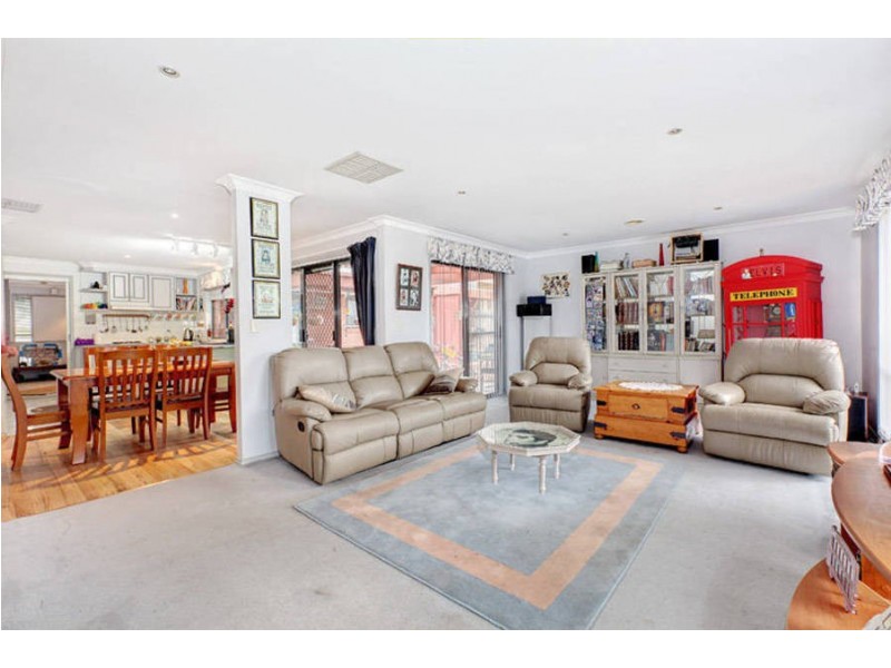 3 Hawkesbury Avenue, Hillside VIC 3037