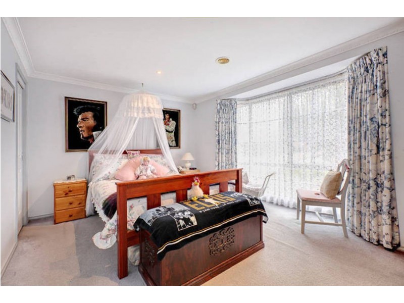 3 Hawkesbury Avenue, Hillside VIC 3037