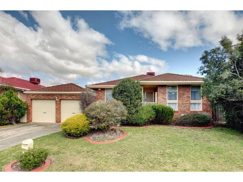 9 Wyperfeld Avenue, Taylors Lakes VIC 3038