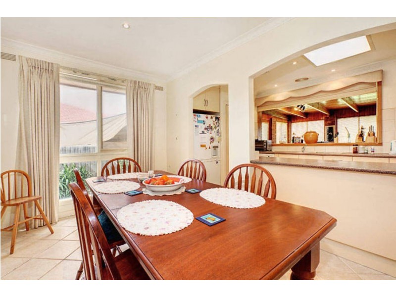 9 Wyperfeld Avenue, Taylors Lakes VIC 3038