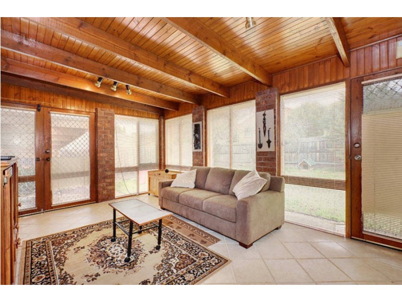 9 Wyperfeld Avenue, Taylors Lakes VIC 3038