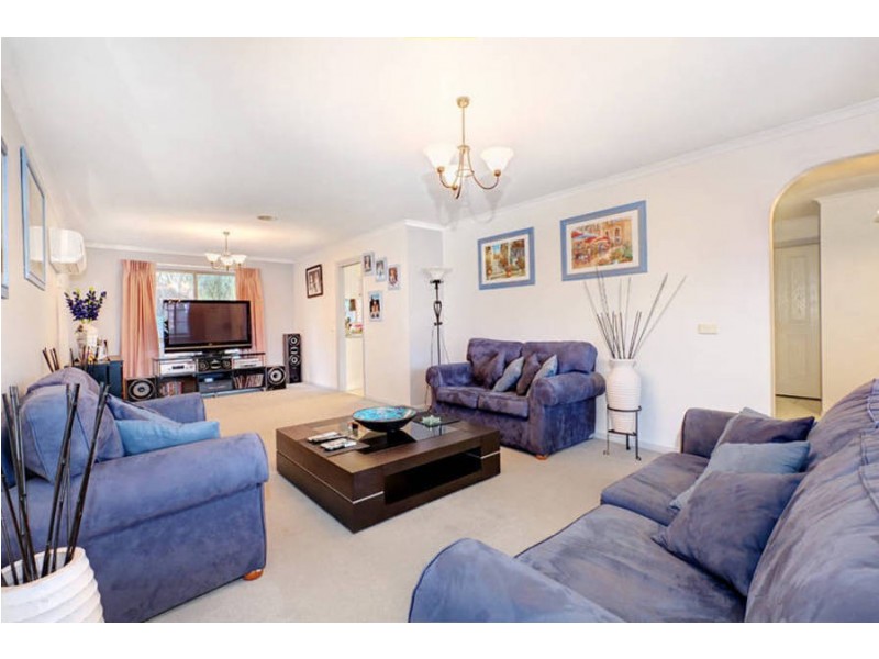 13 Queens Parade, Hillside VIC 3037