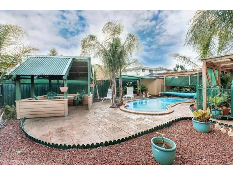 13 Queens Parade, Hillside VIC 3037