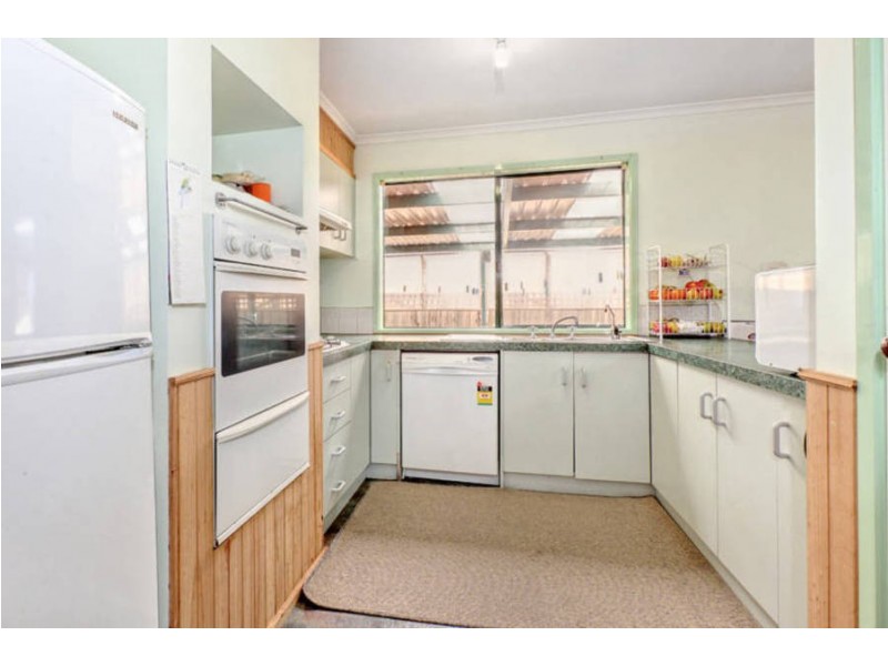 24 John Paul Drive, Hillside VIC 3037