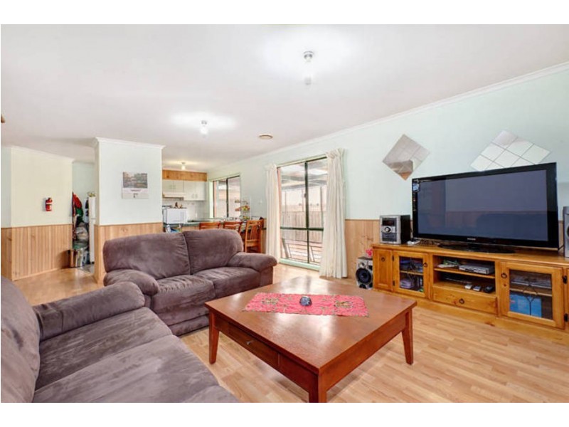 24 John Paul Drive, Hillside VIC 3037