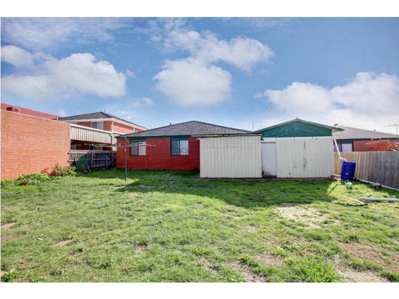 24 John Paul Drive, Hillside VIC 3037