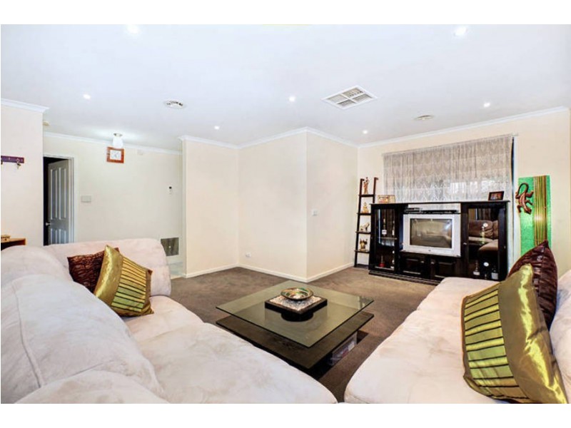 22 Sainsbury Avenue, Hillside VIC 3037