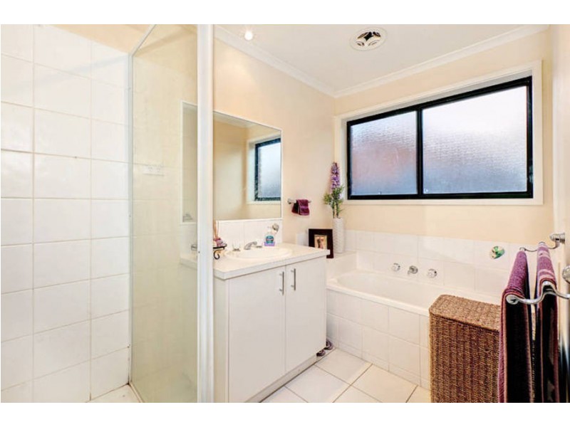 22 Sainsbury Avenue, Hillside VIC 3037