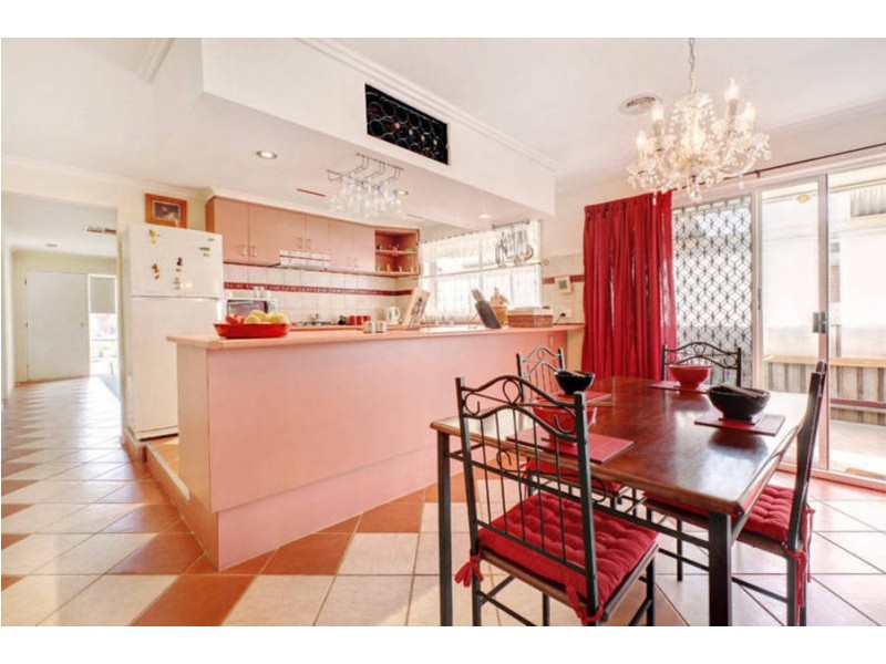 8 Hayfield Court, Sydenham VIC 3037