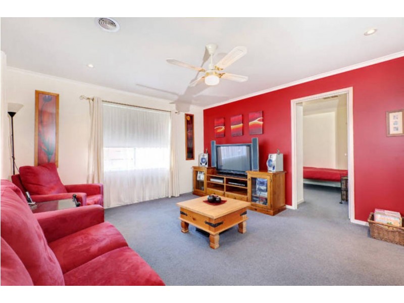 8 Hayfield Court, Sydenham VIC 3037