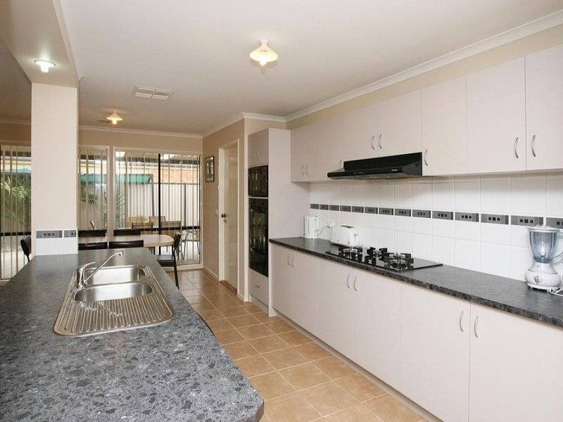 4 The Willows, Hillside VIC 3037
