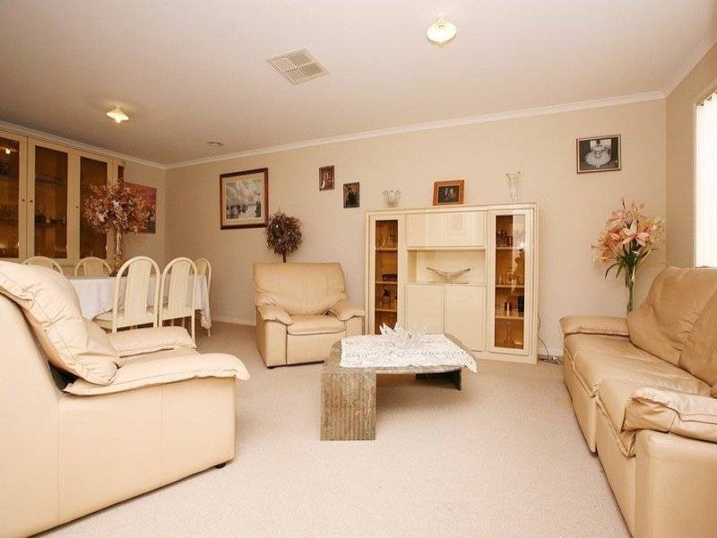 4 The Willows, Hillside VIC 3037