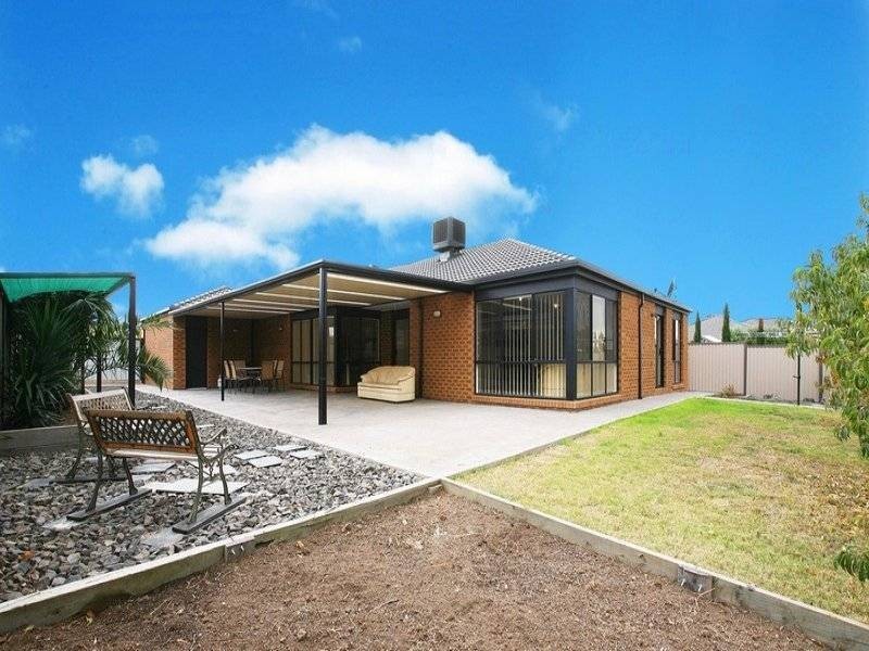 4 The Willows, Hillside VIC 3037