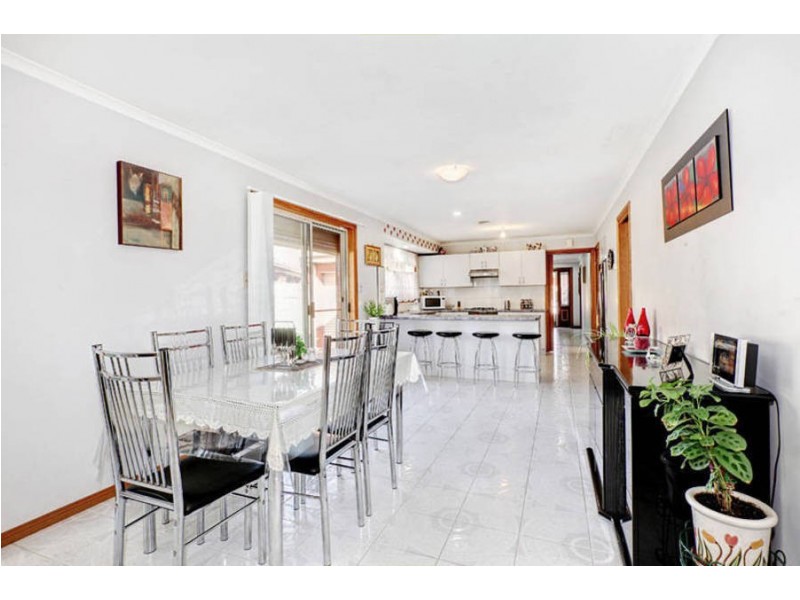 2a  Currie Drive, Delahey VIC 3037