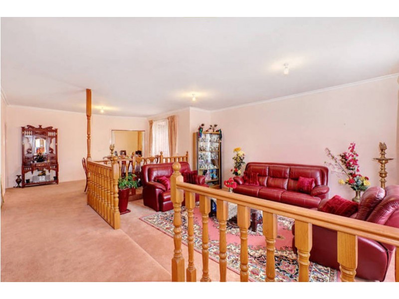 55 Parmelia Drive, Taylors Lakes VIC 3038