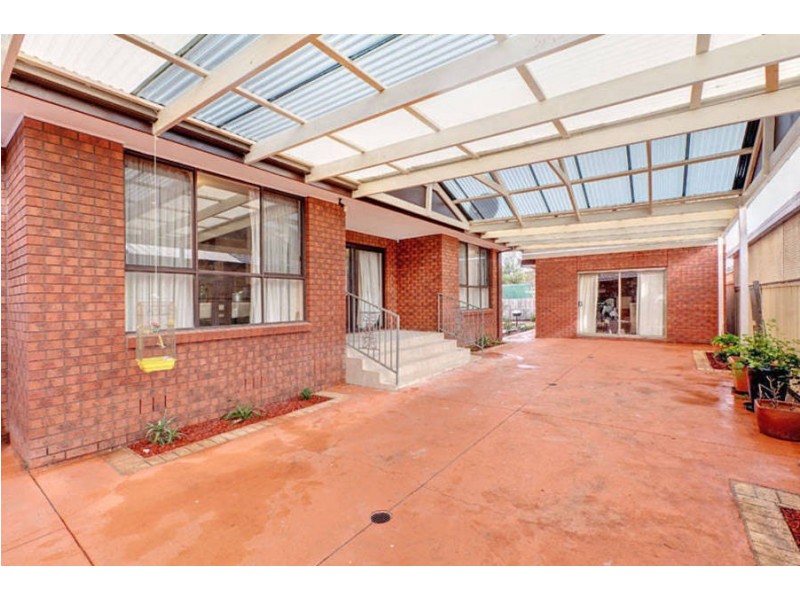 55 Parmelia Drive, Taylors Lakes VIC 3038