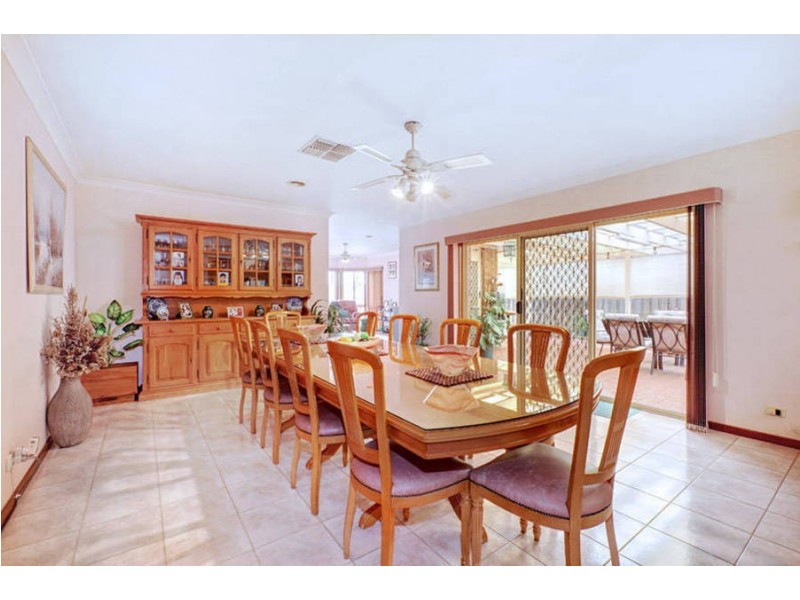 201 Lady Nelson Way, Taylors Lakes VIC 3038