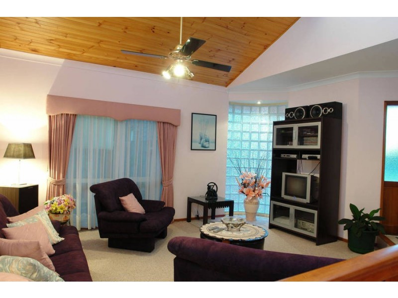 201 Lady Nelson Way, Taylors Lakes VIC 3038