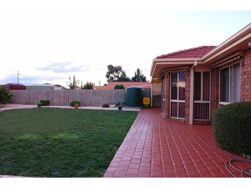 201 Lady Nelson Way, Taylors Lakes VIC 3038