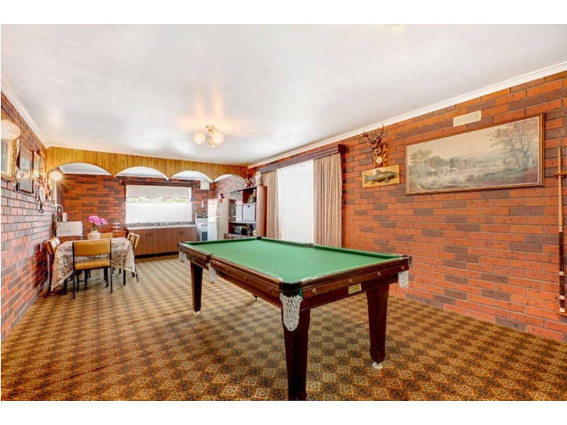 2 Pindari Avenue, Taylors Lakes VIC 3038