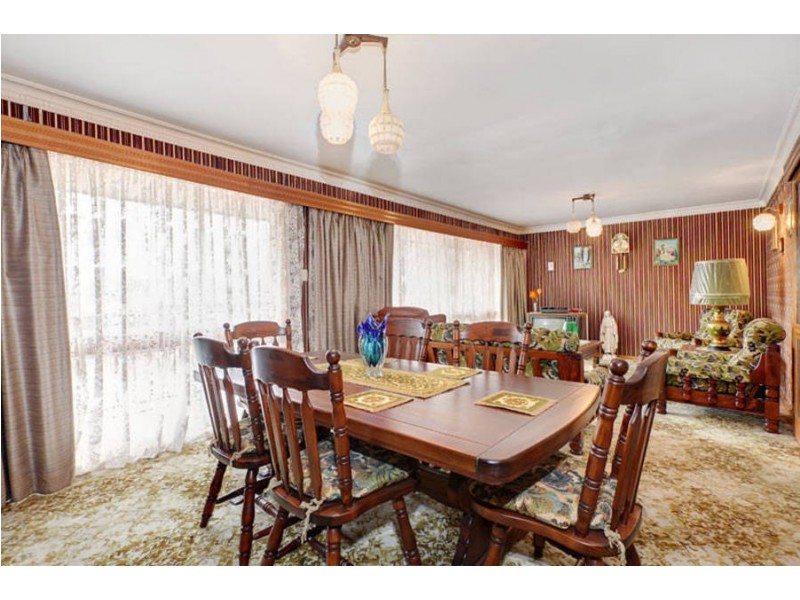 2 Pindari Avenue, Taylors Lakes VIC 3038