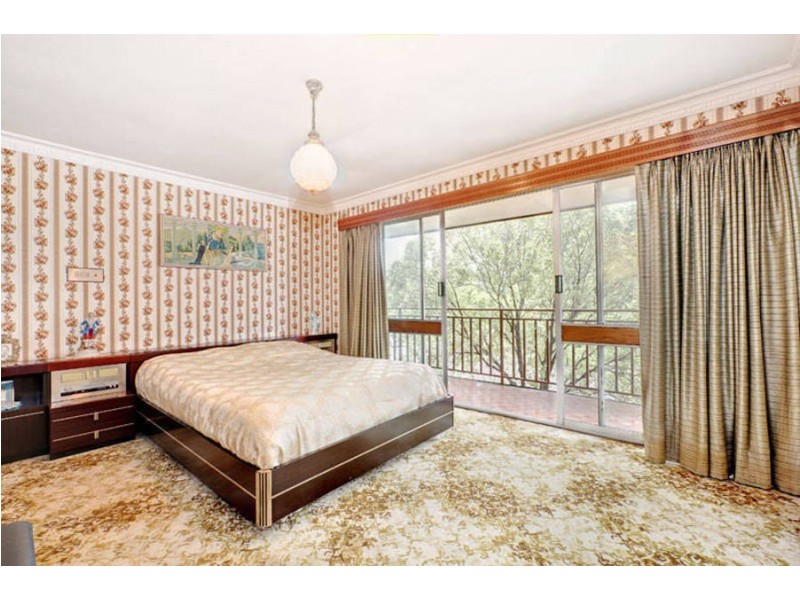 2 Pindari Avenue, Taylors Lakes VIC 3038