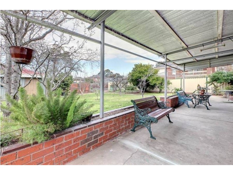 2 Pindari Avenue, Taylors Lakes VIC 3038