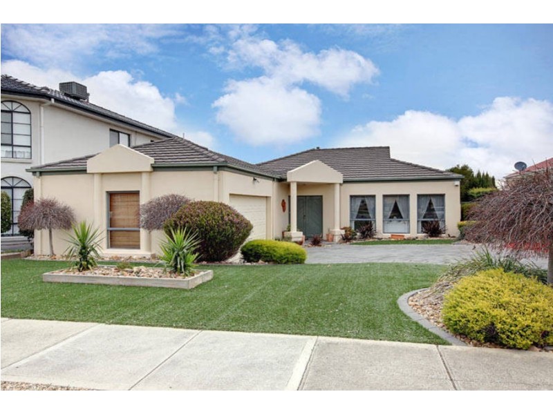 77 Wellesley Drive, Taylors Lakes VIC 3038