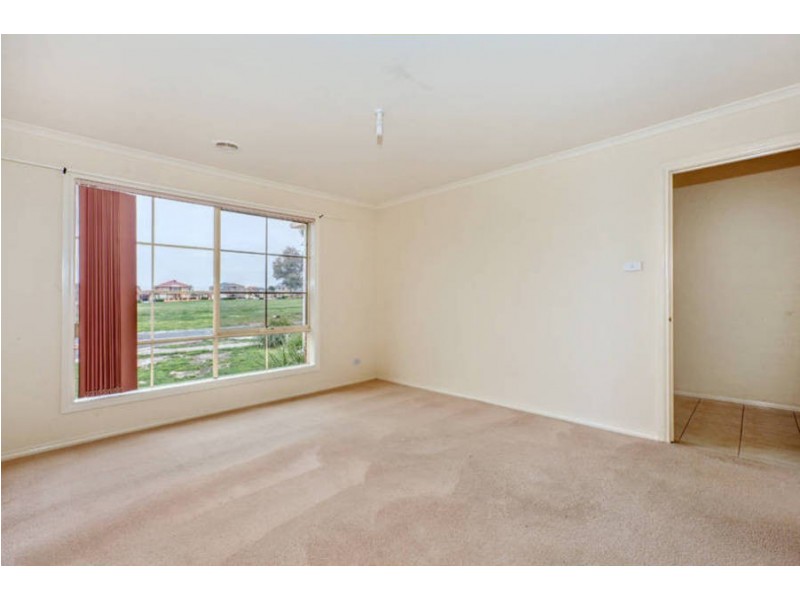 6 Clyde Close, Taylors Hill VIC 3037