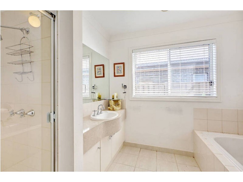 67 Hillcrest Drive, Hillside VIC 3037