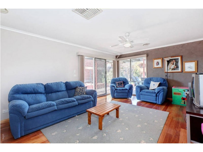 12 Jenny Court, Hillside VIC 3037