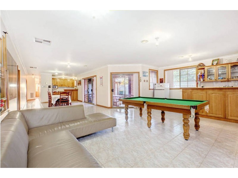 36 Prince Albert Crescent, Taylors Lakes VIC 3038