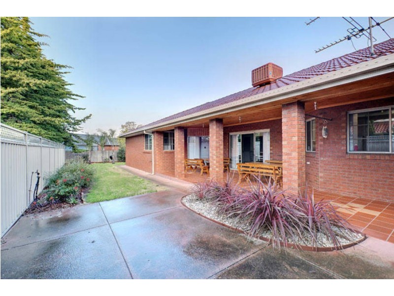 36 Prince Albert Crescent, Taylors Lakes VIC 3038